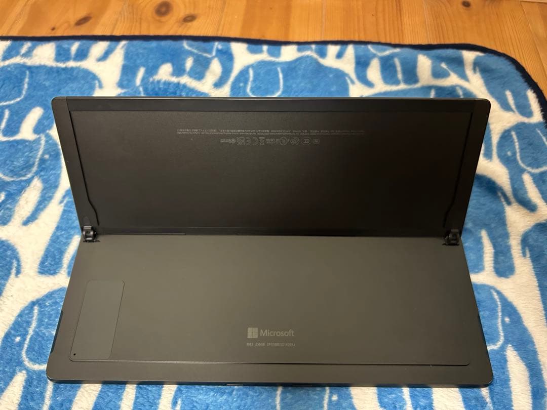 Microsoft Surface Pro 8 core i5キーボードカバー付
