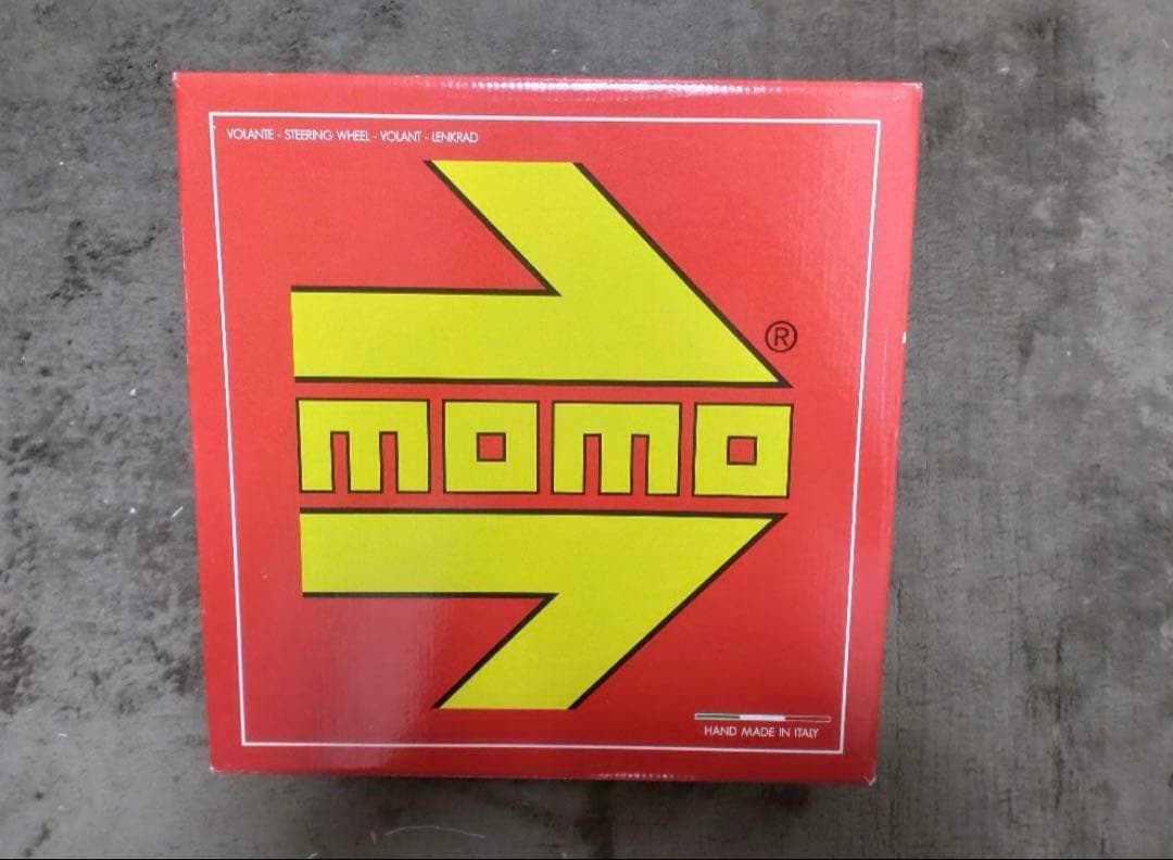 正規品　モモ　Model08　ブラックレザー/ブラックスポーク