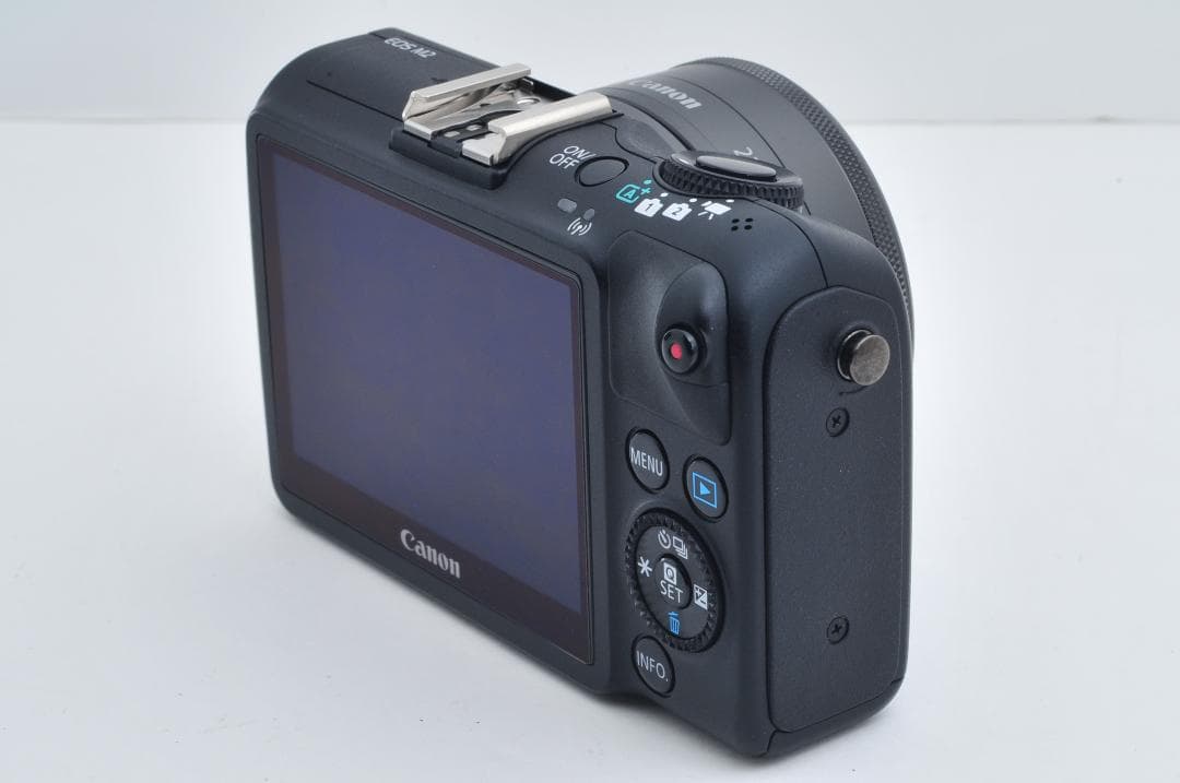 ■新品級■ Canon EOS M2 トリプルレンズキット≪付属品完備≫