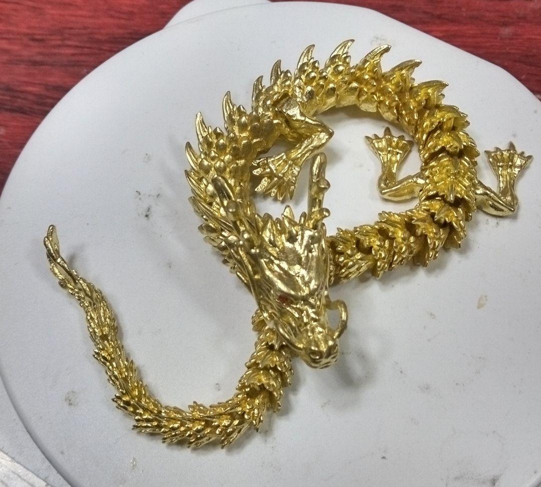 金龍ドラゴン開運金運縁起もの可動立体造形 、チエン仕様動く、 立派なケース付き