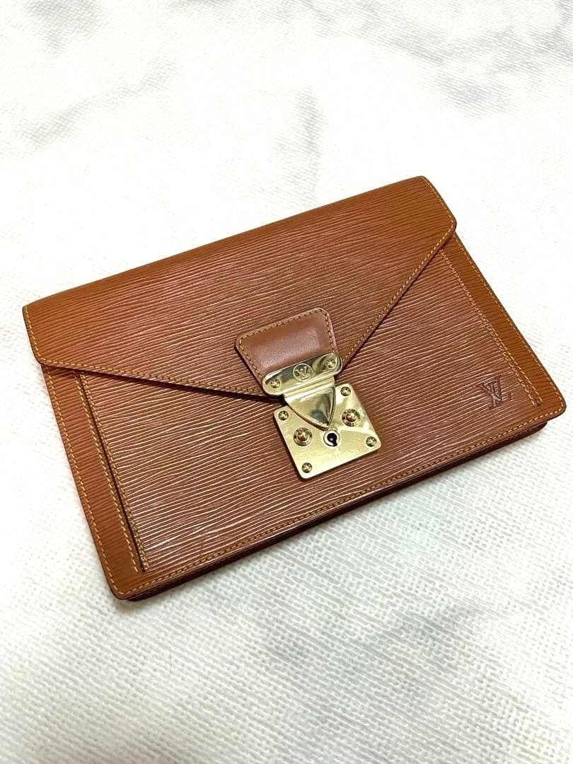 Louis Vuitton セリエドラゴンヌ エピレザー