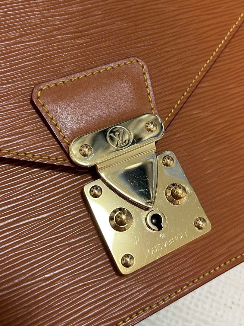 Louis Vuitton セリエドラゴンヌ エピレザー