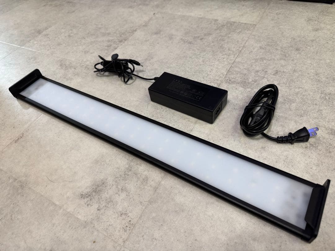 ADAガラスポッドmaru展示スタンドセットとパルダライト60