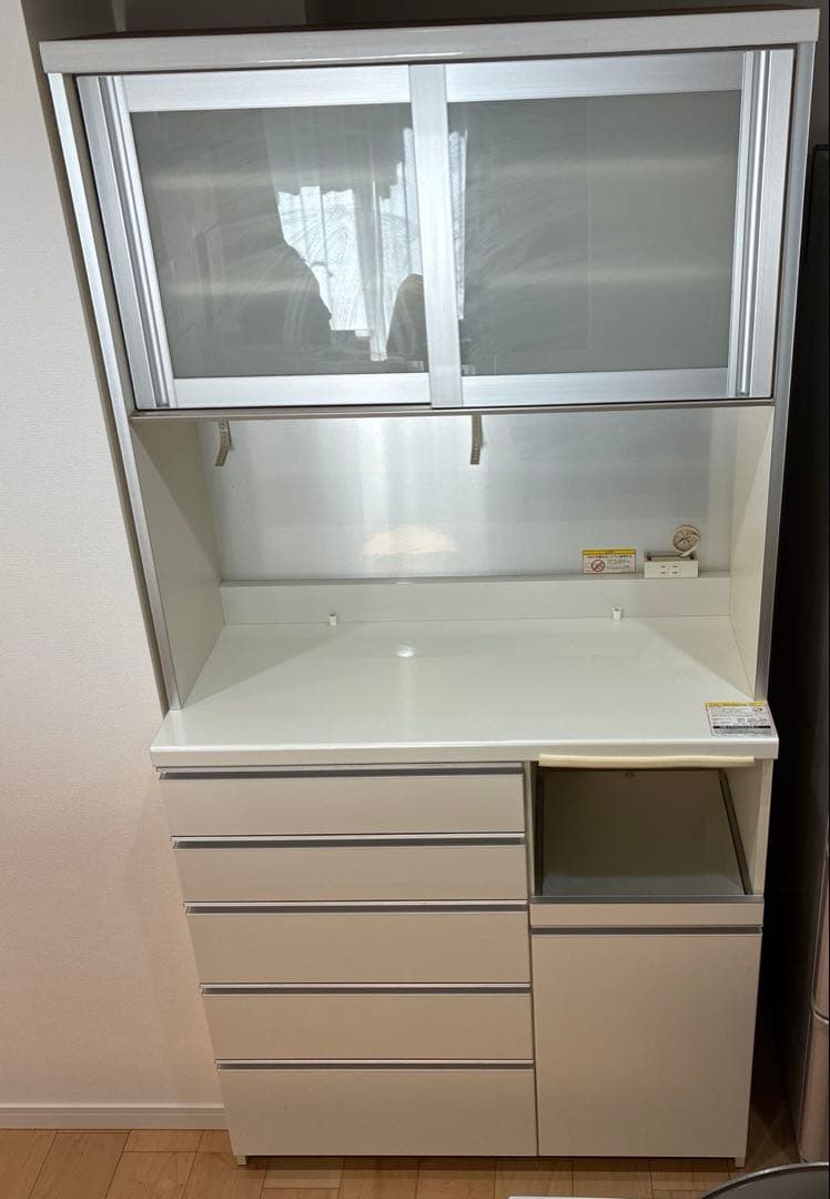 パモウナ　キッチンボード