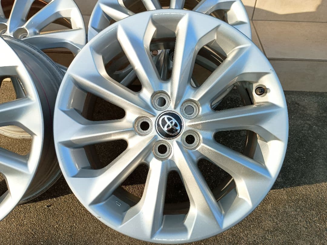 トヨタ 16インチ カローラツーリング純正ホイール