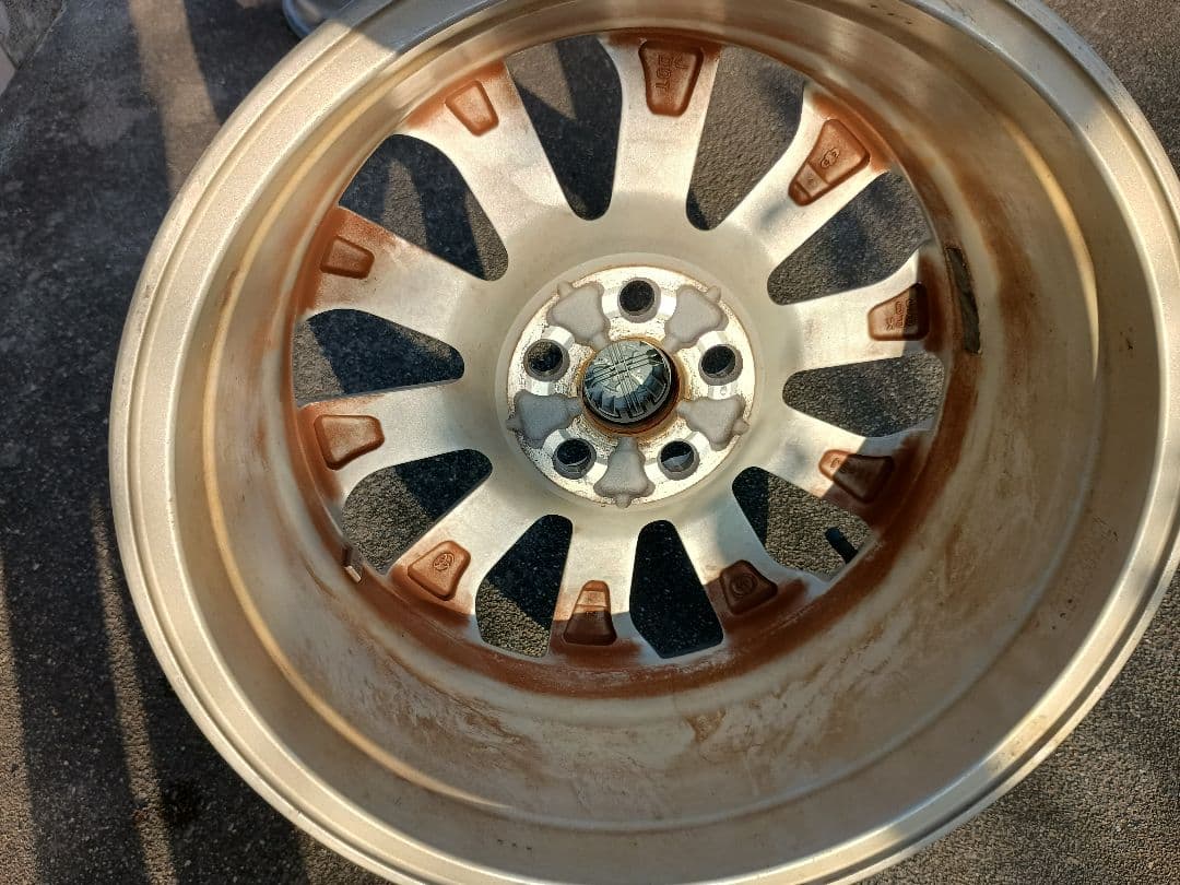 トヨタ 16インチ カローラツーリング純正ホイール