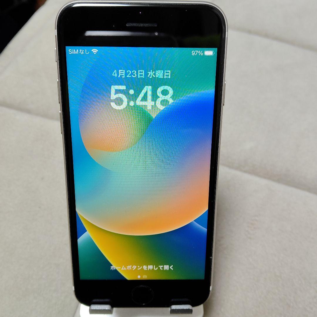 ★美品iOS16.6　Apple iPhone SE3 64GB ホワイト