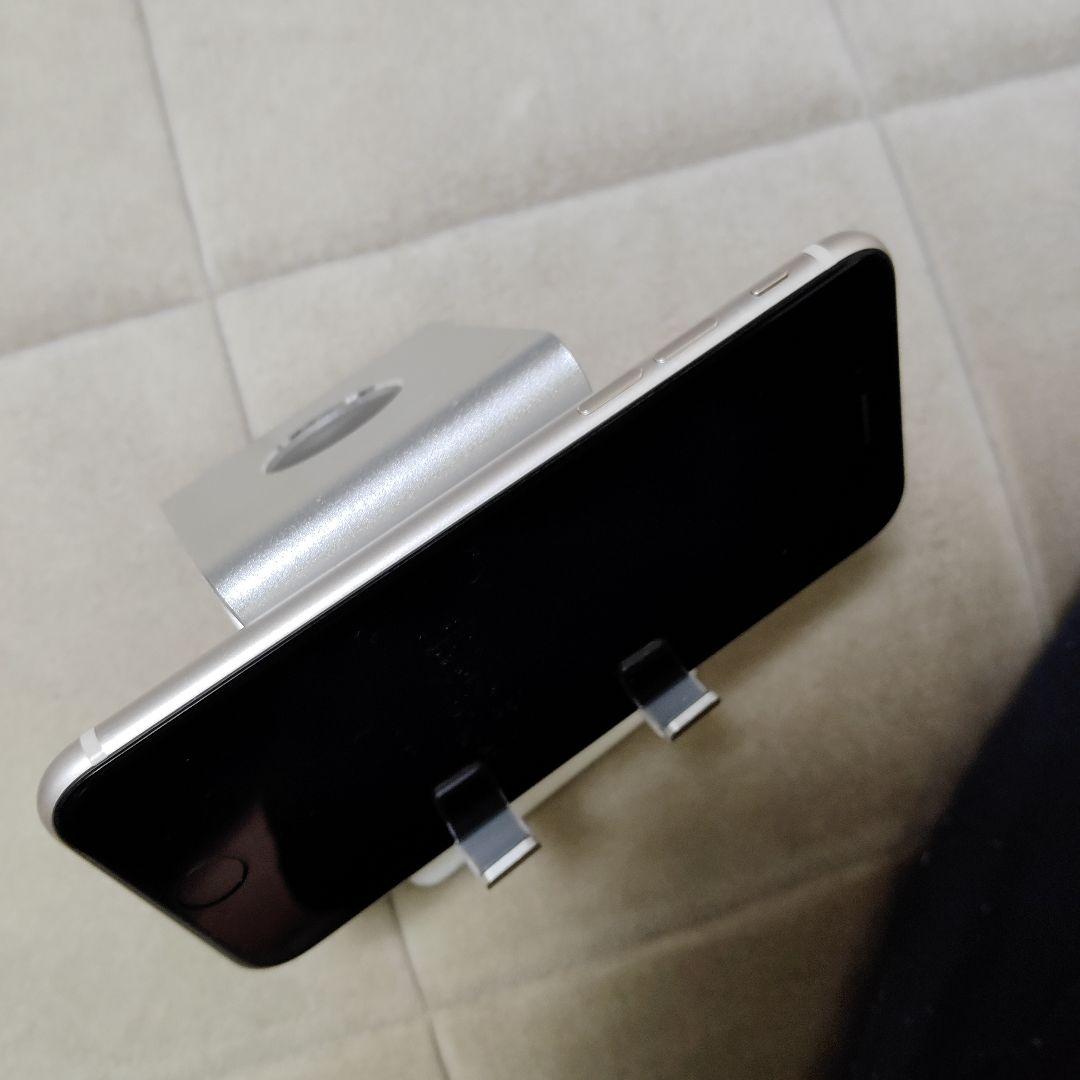 ★美品iOS16.6　Apple iPhone SE3 64GB ホワイト