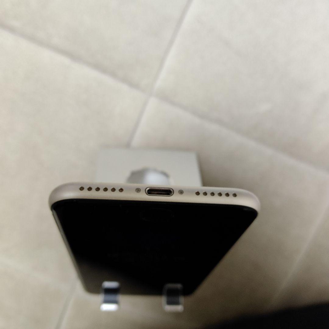 ★美品iOS16.6　Apple iPhone SE3 64GB ホワイト