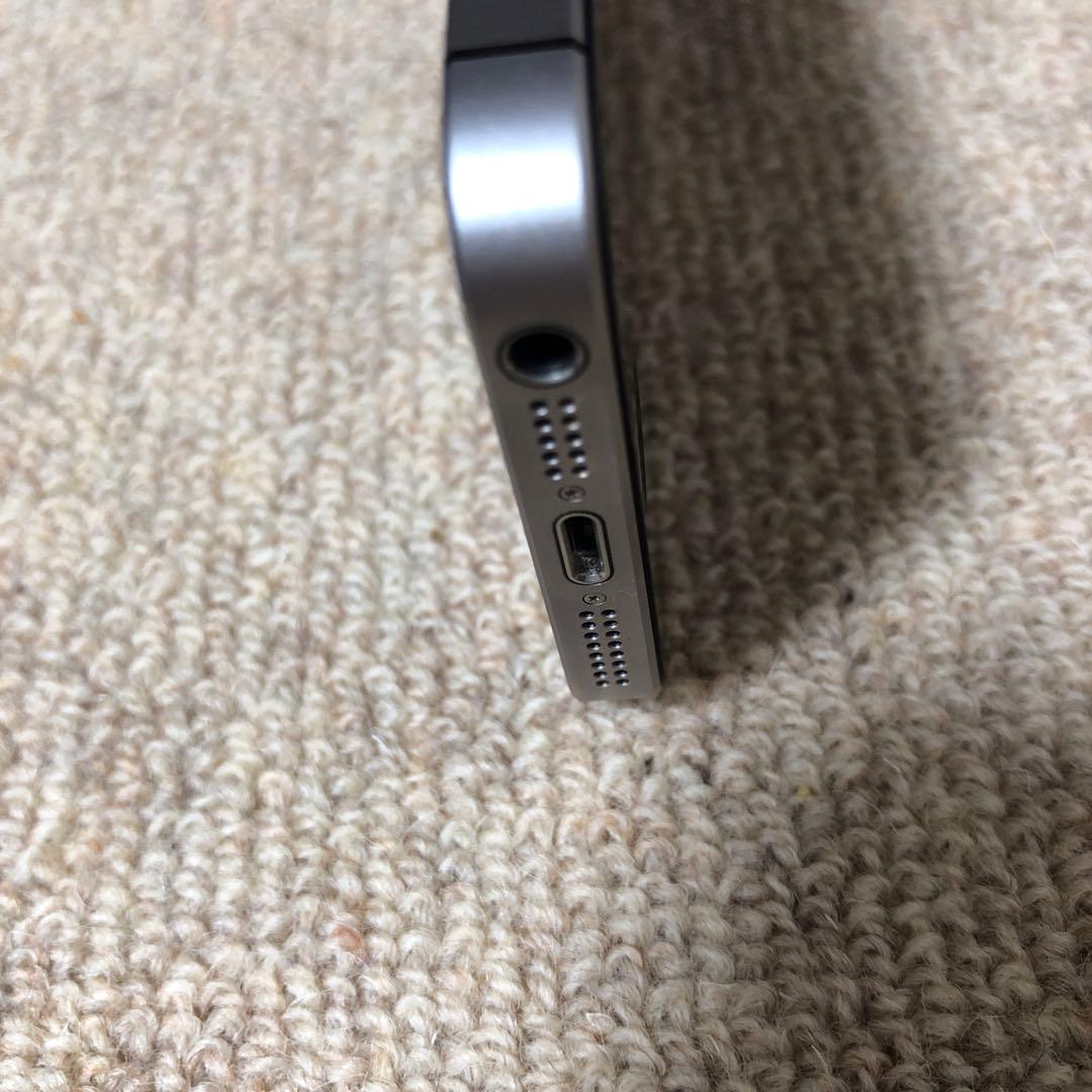 iPhone SE ウッドケース付き