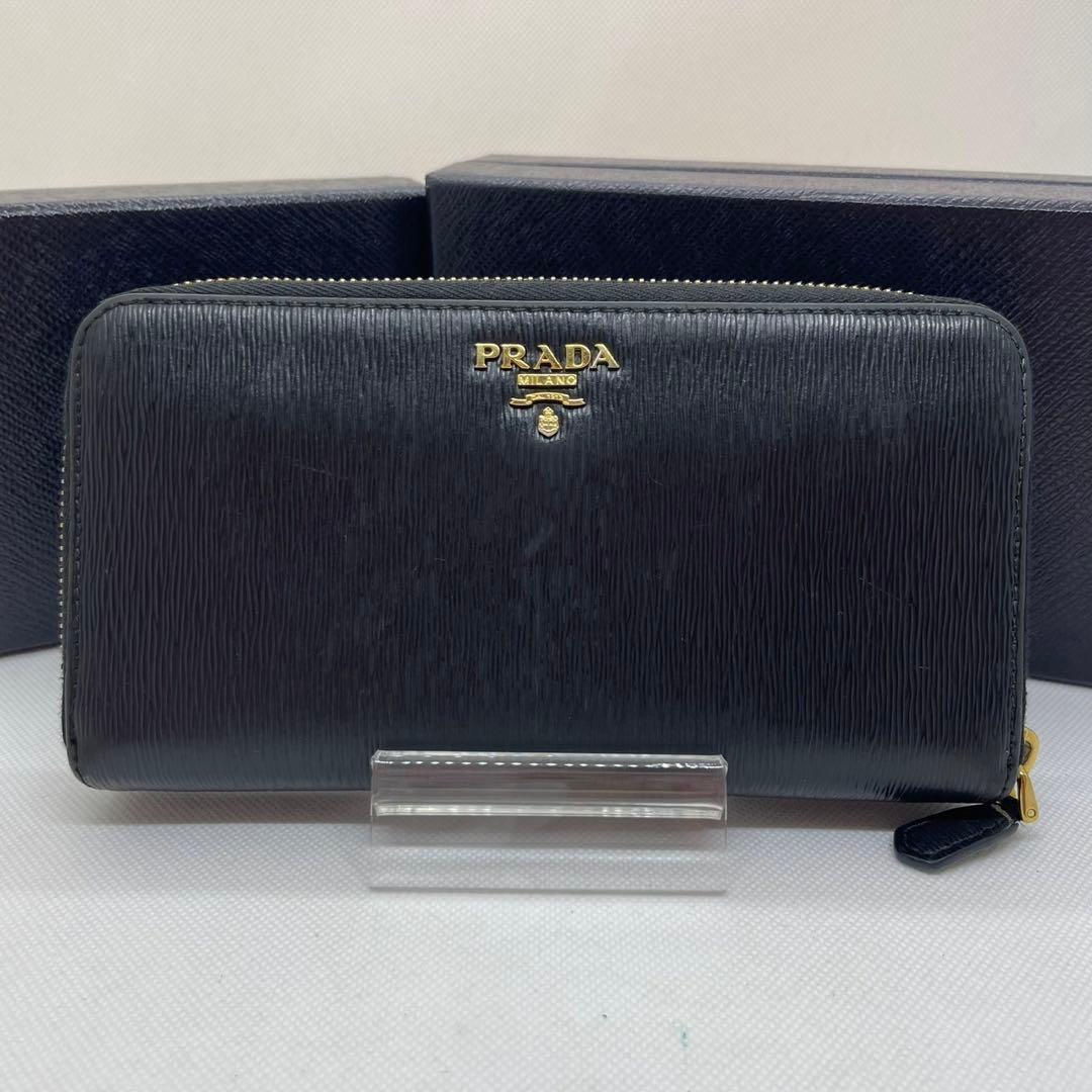 【美品】プラダ 長財布 ラウンドファスナー サフィアーノレザー 小銭入れ付き 黒