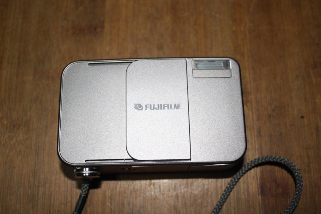 FUJIFILM CARDIA mini TIARAフイルムカメラ　動作品　美品