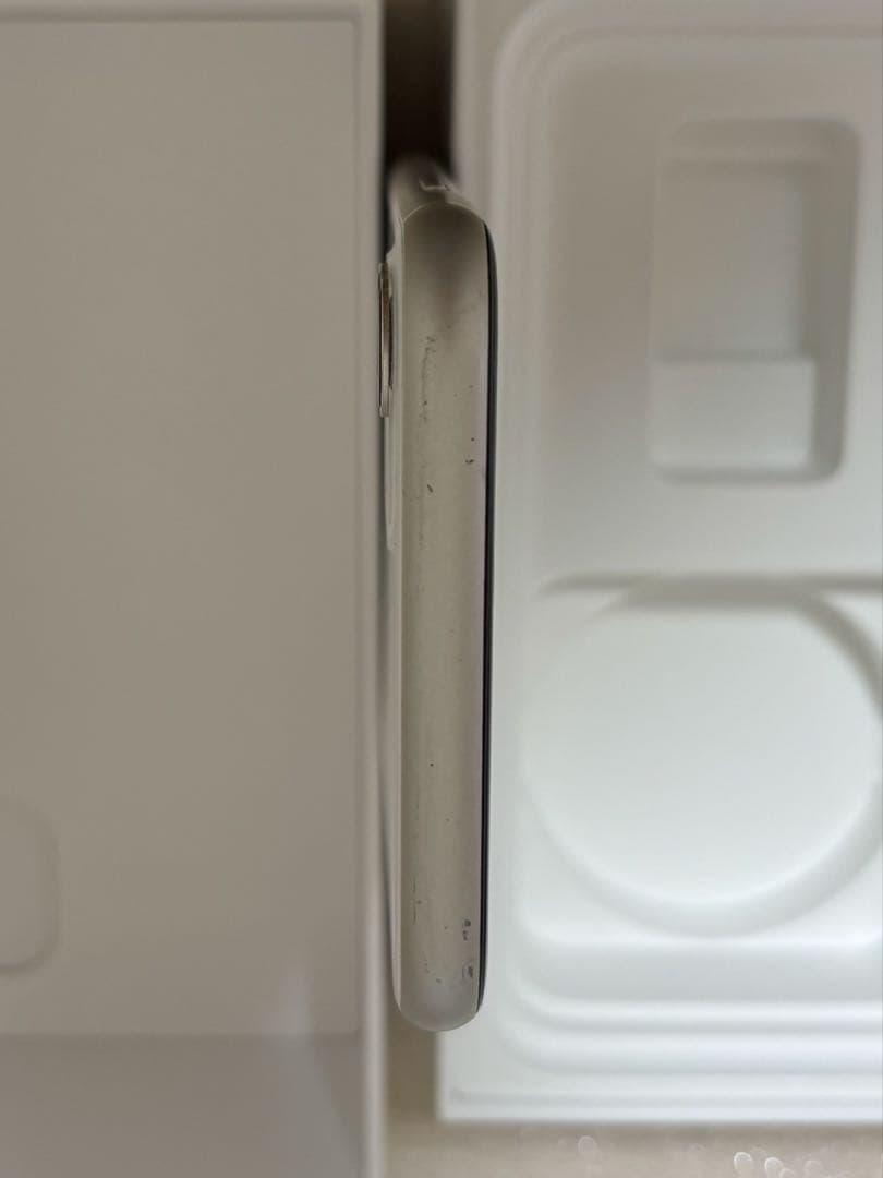 iPhone 11 128GB ホワイト 本体