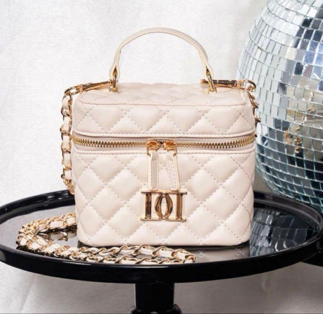 Darich ダーリッチ キルティングスクエアミニバッグ アイボリー