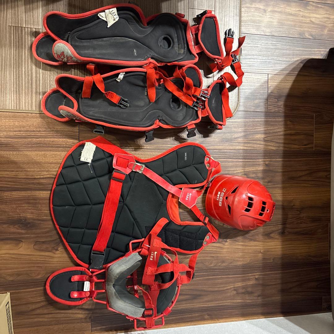 Nike キャッチャー用具セット レッド