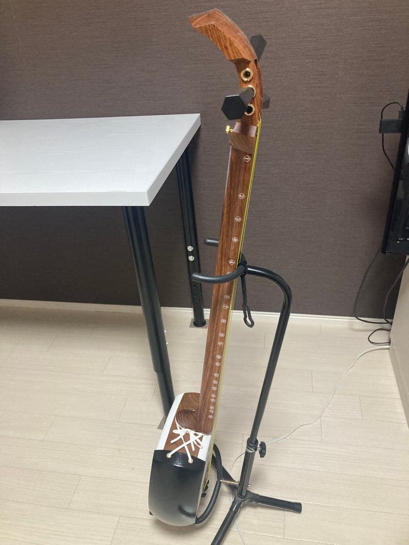 津軽三味線　太棹　サワリ付き