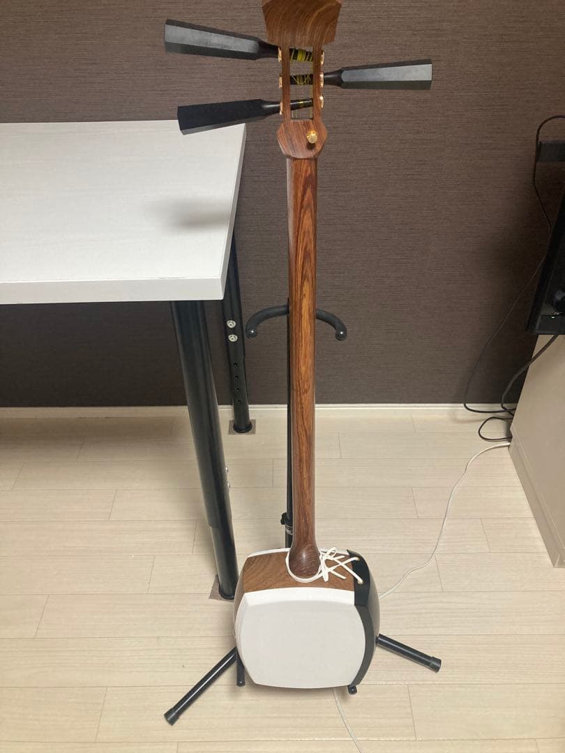 津軽三味線　太棹　サワリ付き