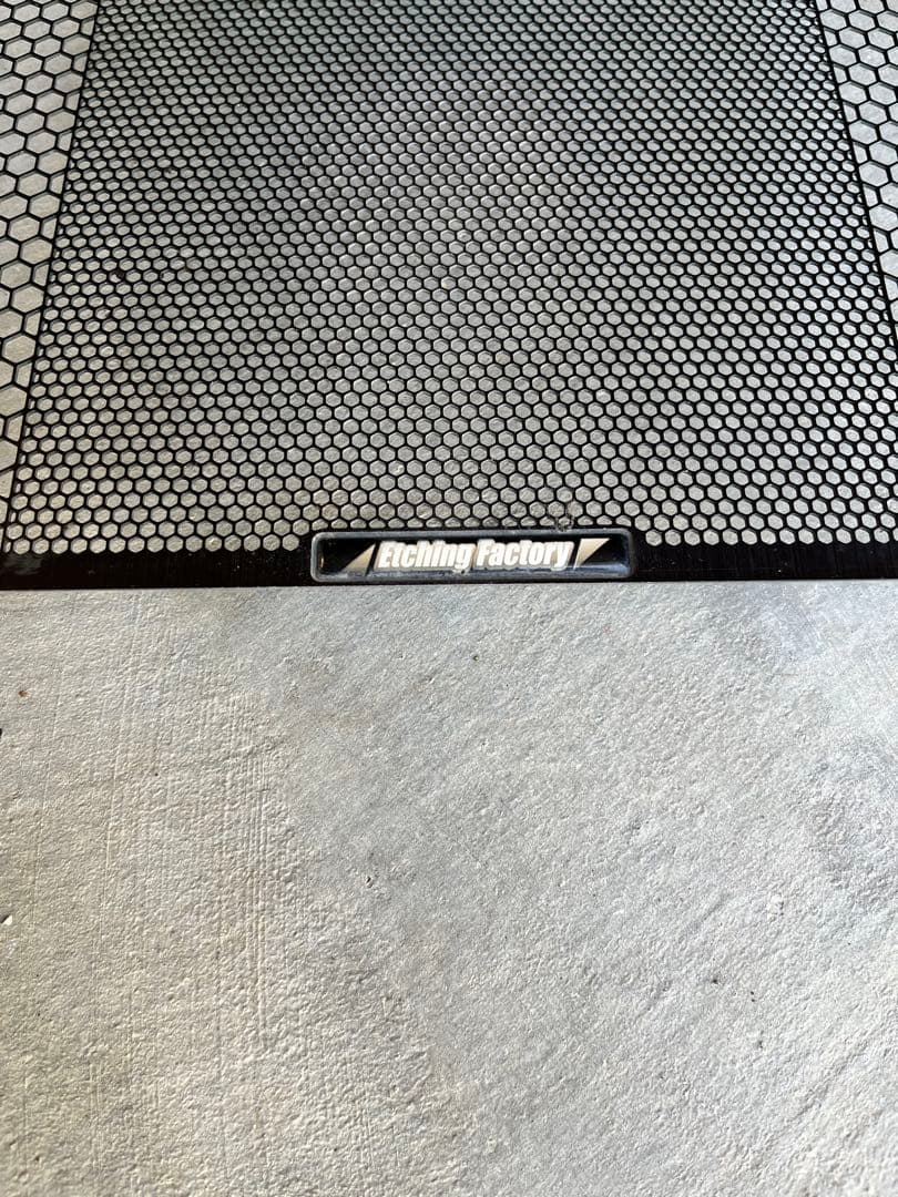 xsr900 エッチングファクトリー製　ラジエーターガード