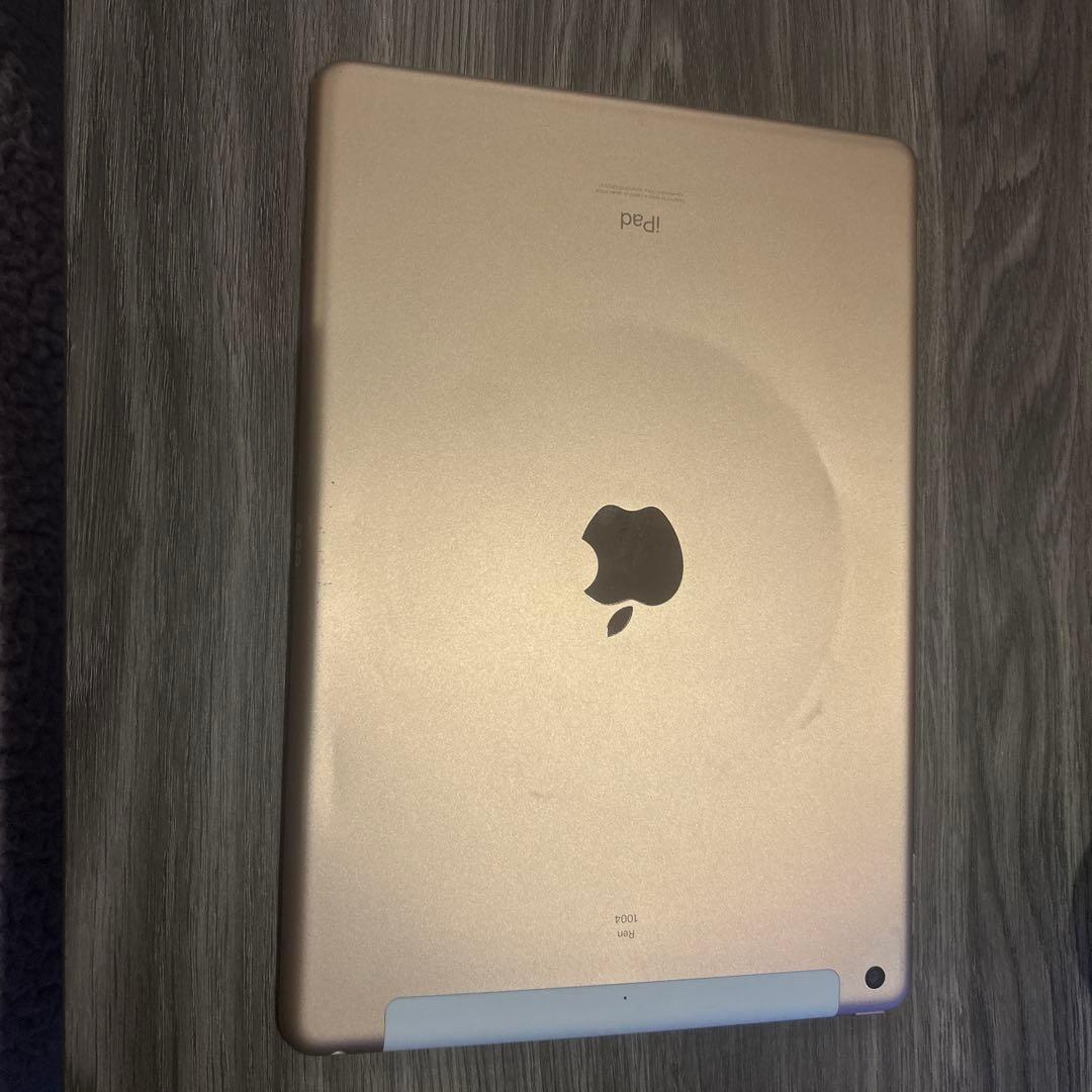 iPad第8世代128GB中古　物理SIM使用可能です