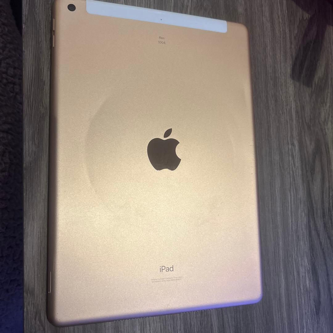 iPad第8世代128GB中古　物理SIM使用可能です