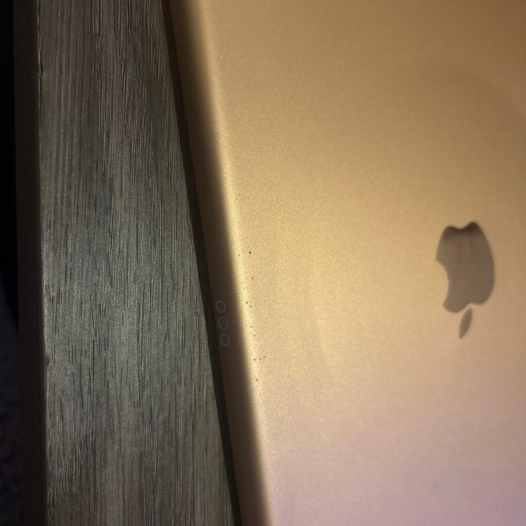 iPad第8世代128GB中古　物理SIM使用可能です