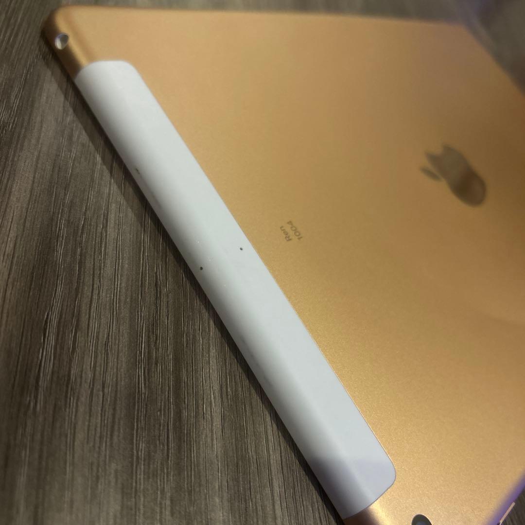 iPad第8世代128GB中古　物理SIM使用可能です