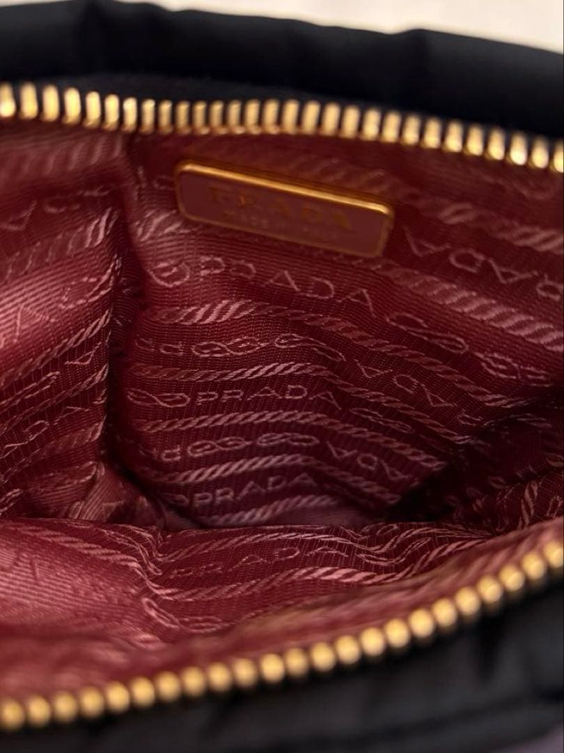 プラダ PRADAリボンポーチ