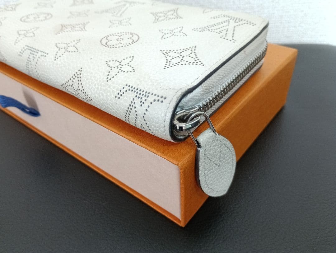 LOUIS VUITTON ルイヴィトン マヒナ ジッピー ガレ