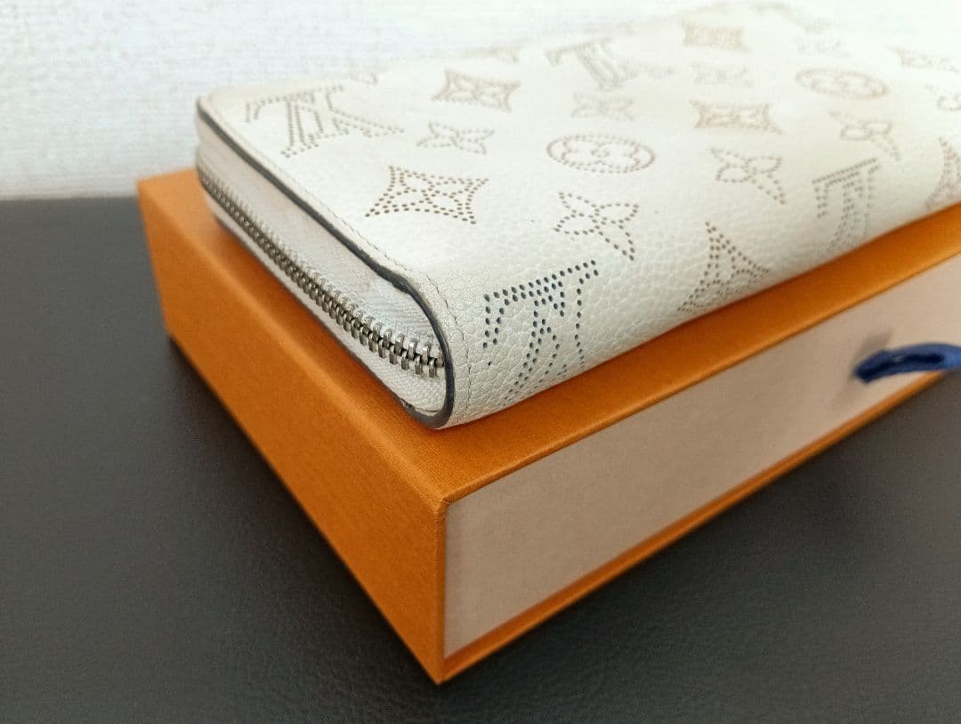 LOUIS VUITTON ルイヴィトン マヒナ ジッピー ガレ