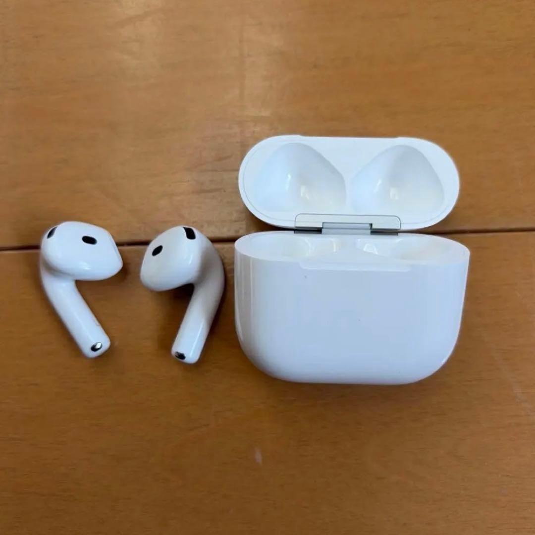 Apple純正 AirPods4（ノイキャン機能なし）