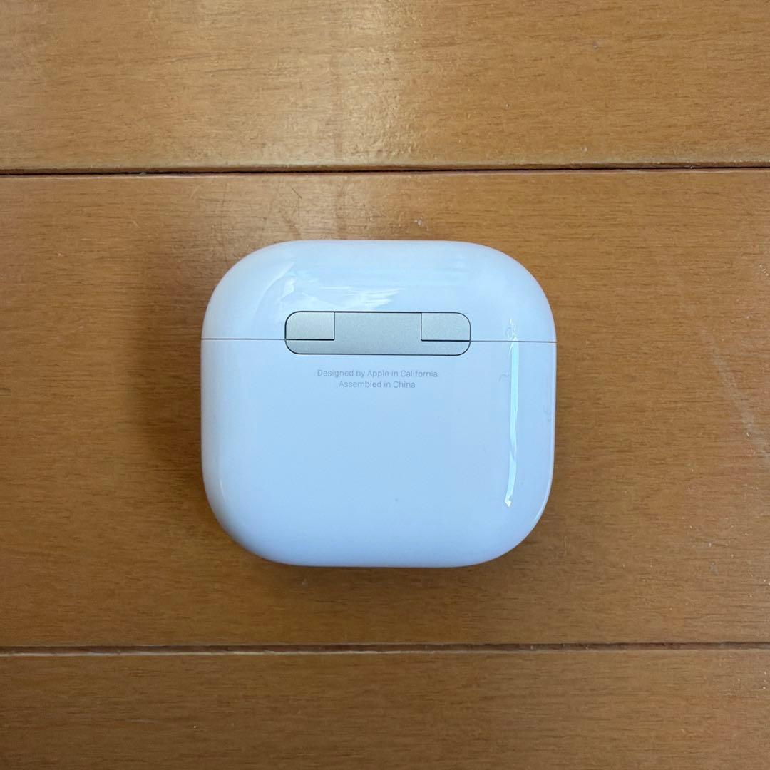 Apple純正 AirPods4（ノイキャン機能なし）