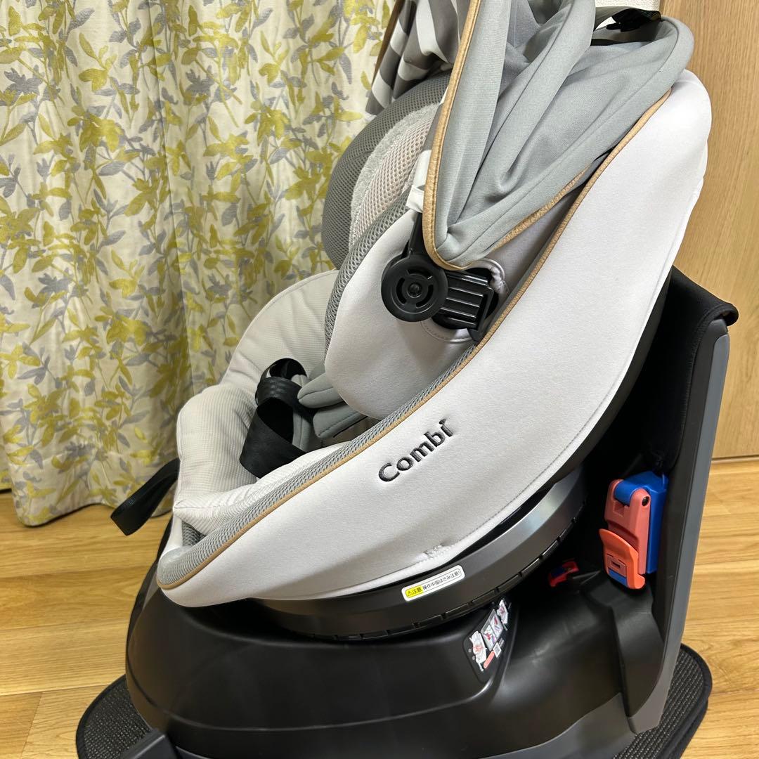 美品　combi クルムーヴスマート　シートベルト固定