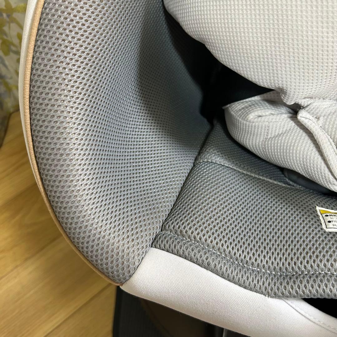 美品　combi クルムーヴスマート　シートベルト固定