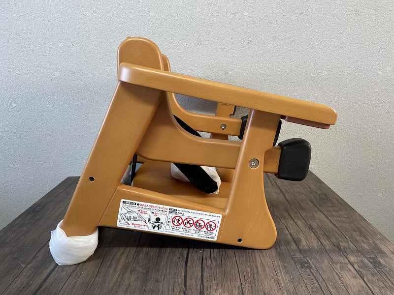 ①【未使用品】コンビ　ブースターシート　BU11　幼児補助イス