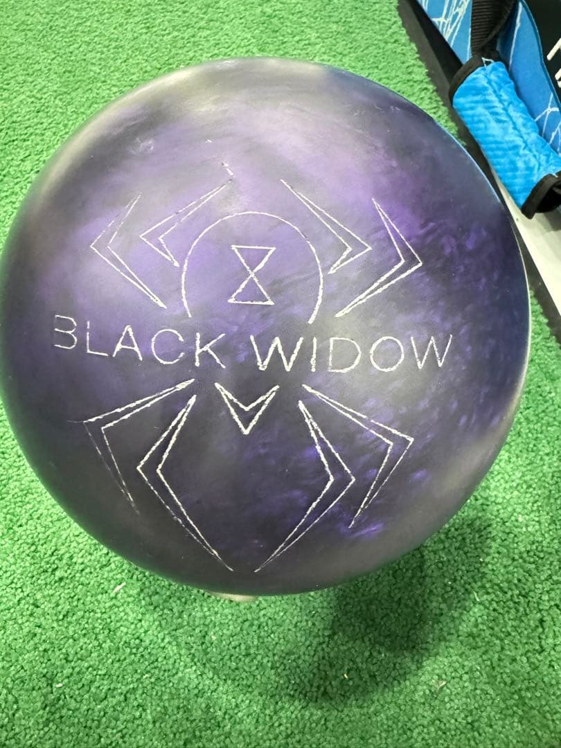 Hammer Black Widow ボウリングボール