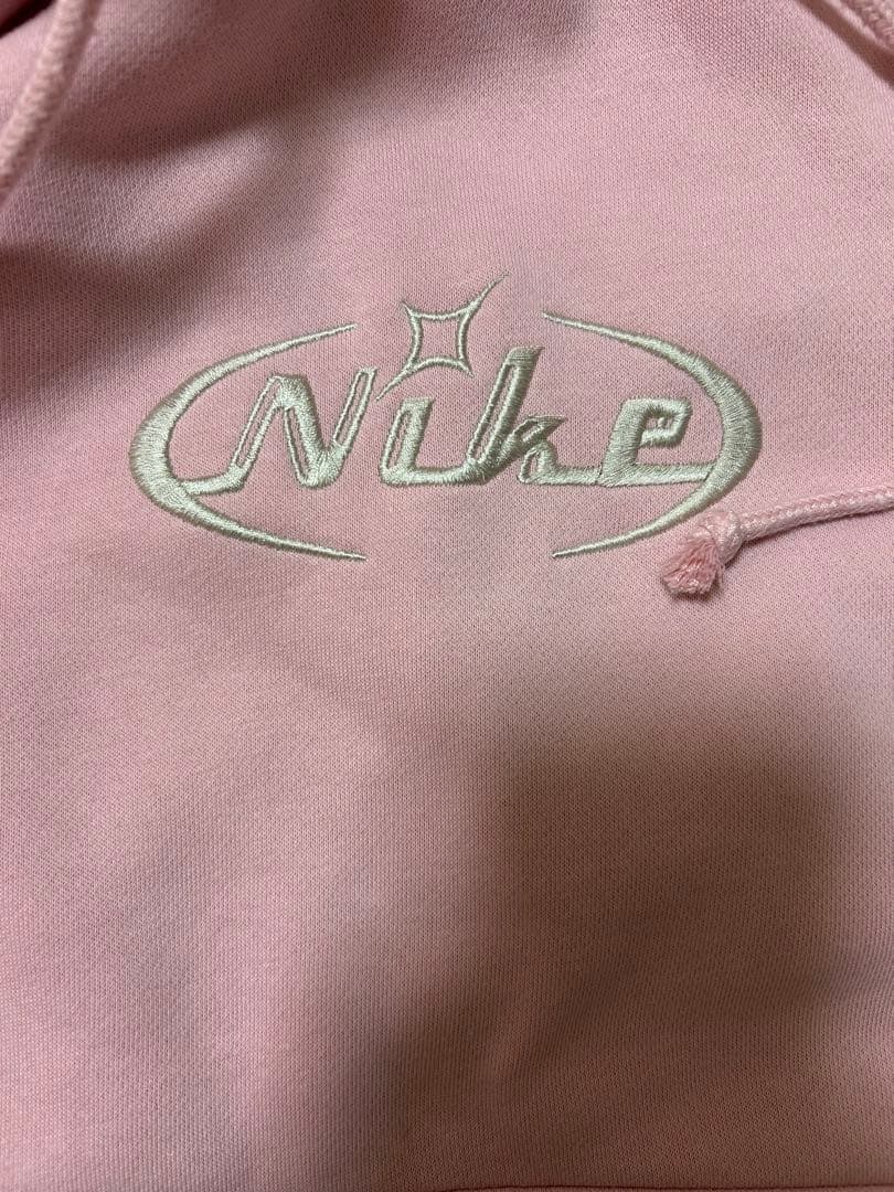 NIKE ピンクパーカー　ウィメンズ／メンズ