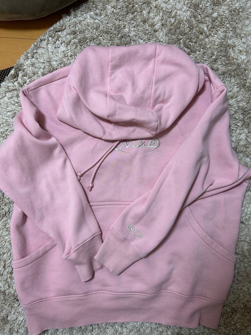 NIKE ピンクパーカー　ウィメンズ／メンズ