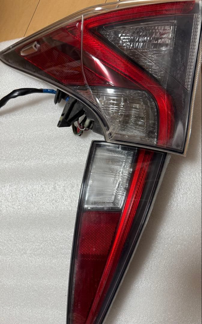 50プリウス前期　テールランプ　フルセット　純正