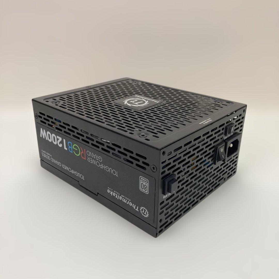 Thermaltake 1200w platinum 電源