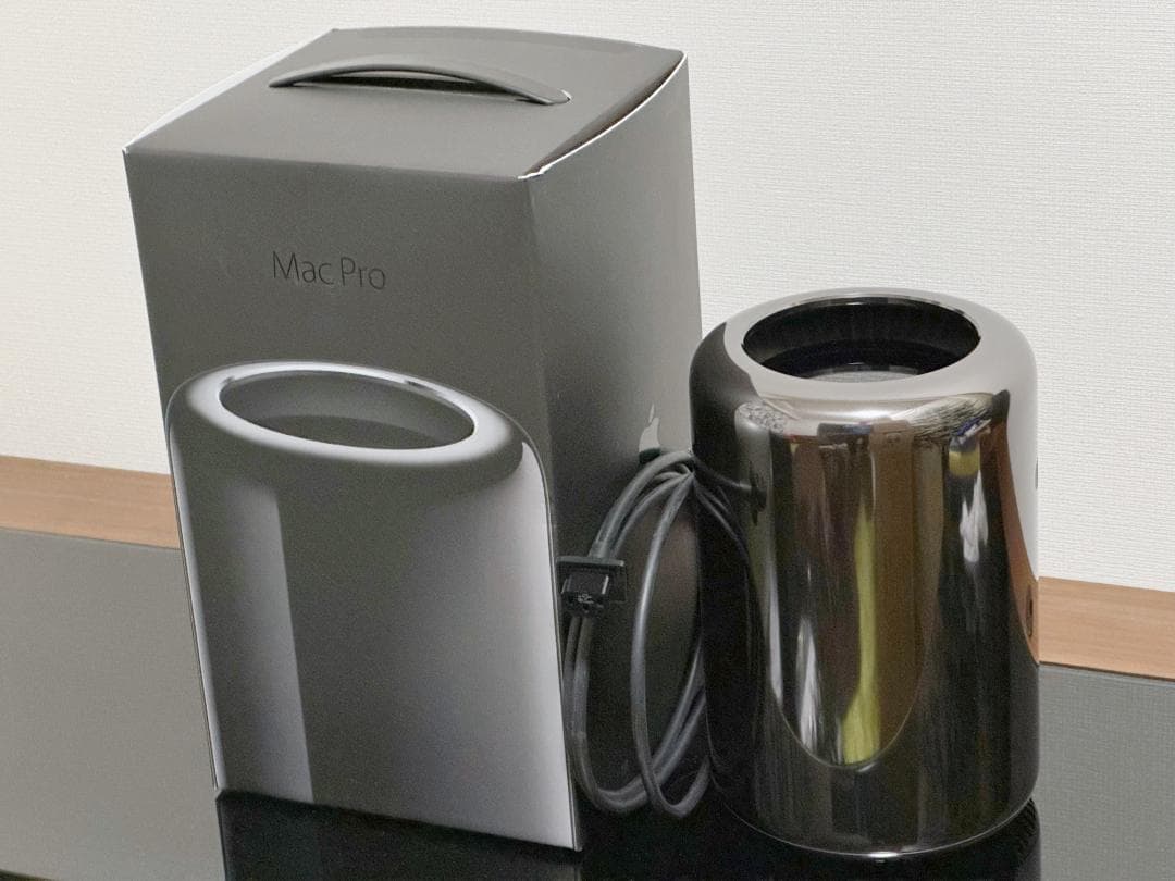 Macデスクトップ Mac Pro 3.7GHz Xeon 32GB RAM 256GB SSD