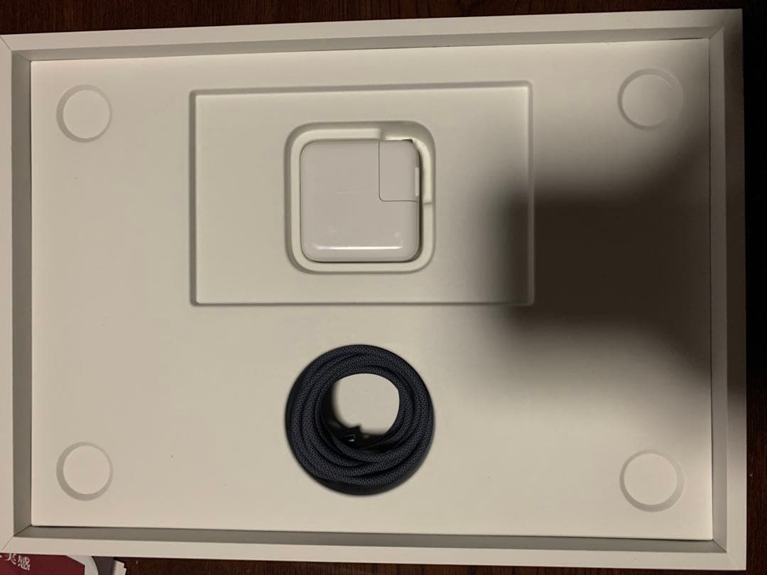 Apple MacBook 13.6インチ M2 256GBスペースグレー 本体