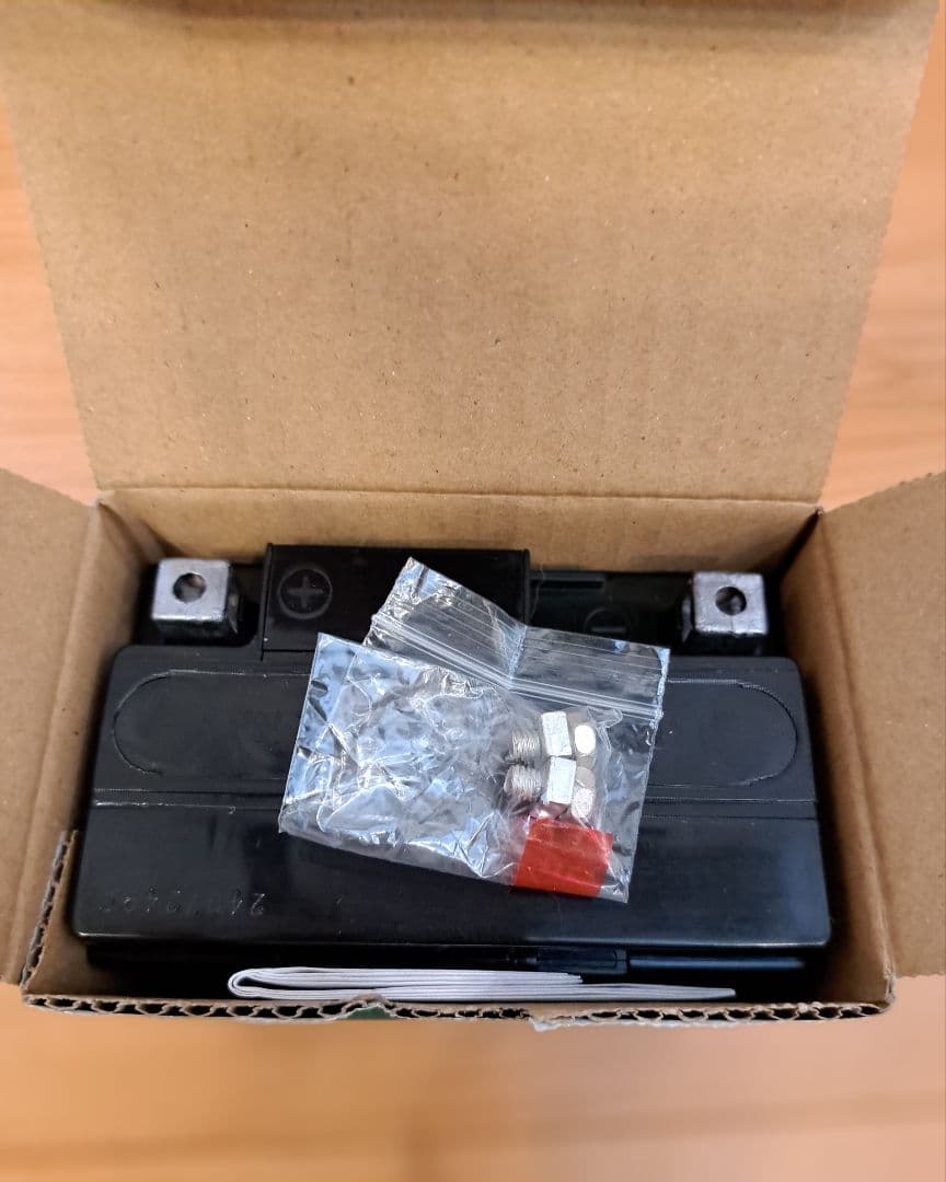 [新品] GSユアサ YTX7L-BS バイクバッテリー