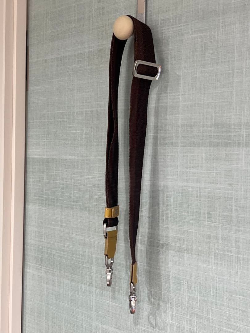 映えるイエローレザーボストンバッグ