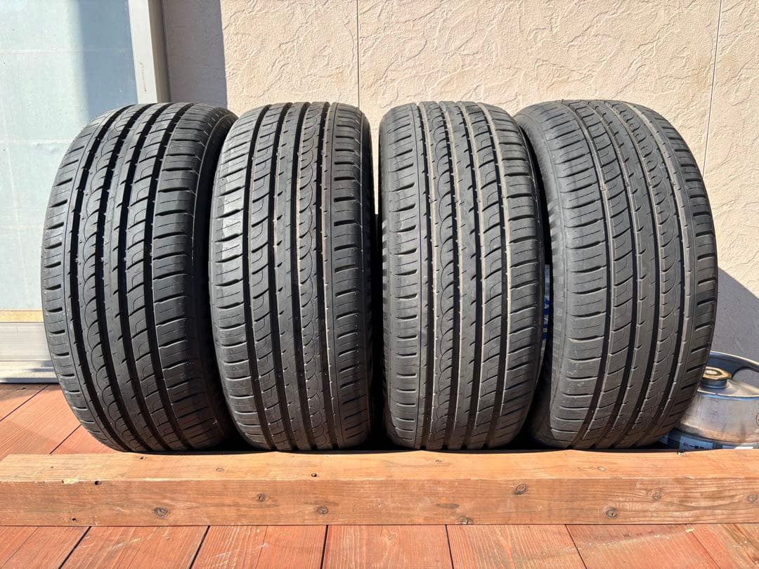 オートウェイで購入　245/45/20 サマータイヤ