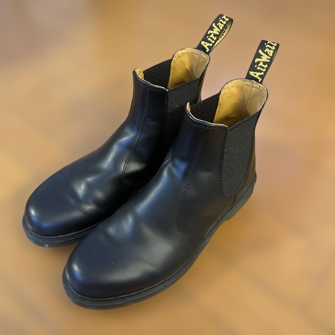 ドクターマーチン　ブラックレザーサイドゴアブーツ