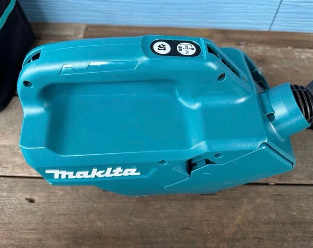 Makita 充電式クリーナー（バッテリー、充電器付、ソフトバッグ付き）