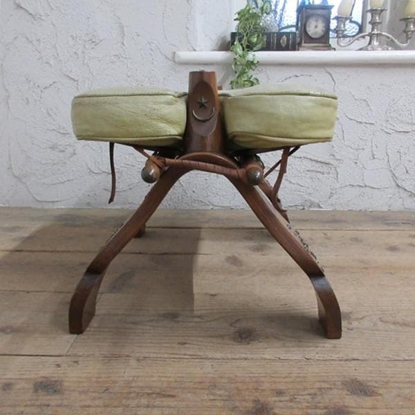 イギリス アンティーク 家具 スツール リアルレザー ベル 英国 4731e