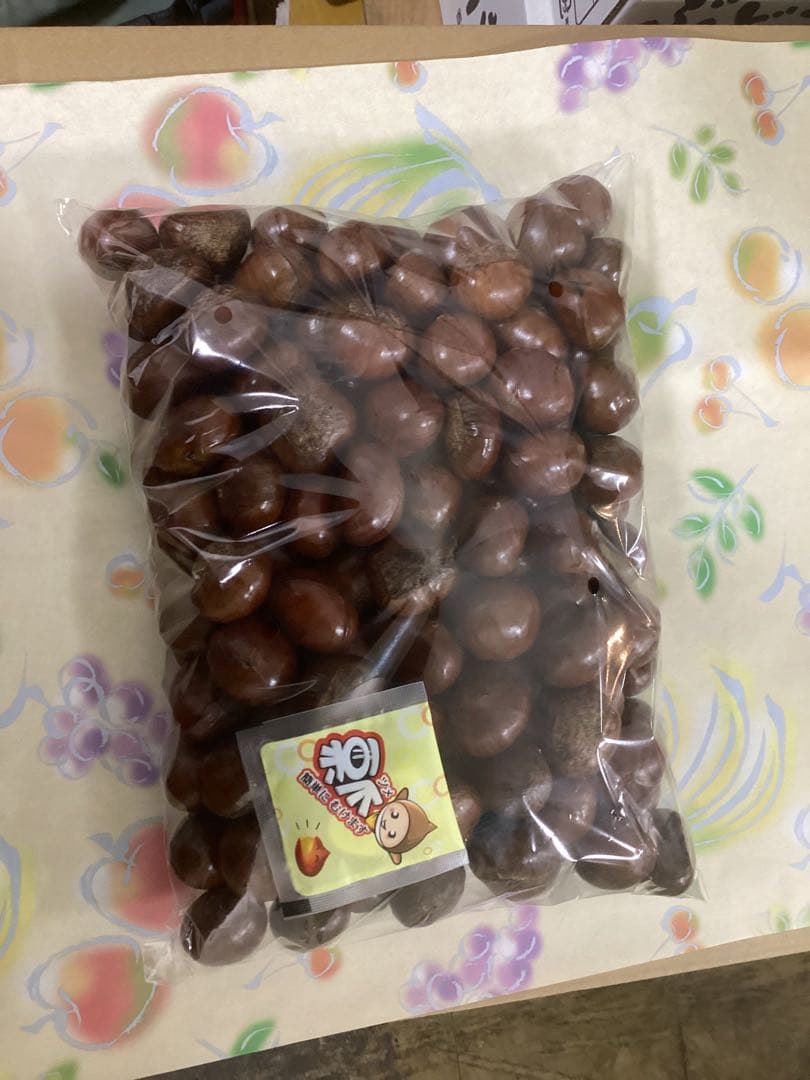 【キョロ】　　ビックサイズ‼️焼きたて‼️天津甘栗5キロ入り