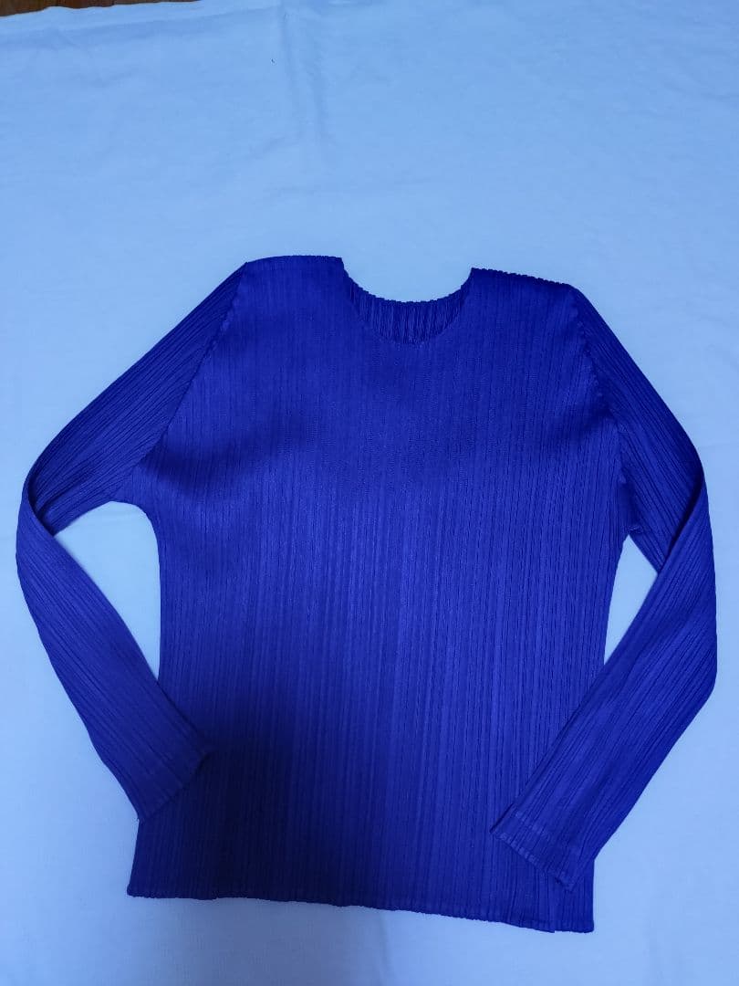 イッセイミヤケ　プリーツプリーズ 紫色 長袖カットソー