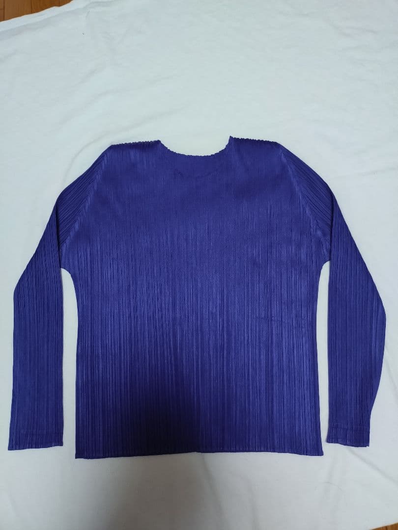 イッセイミヤケ　プリーツプリーズ 紫色 長袖カットソー